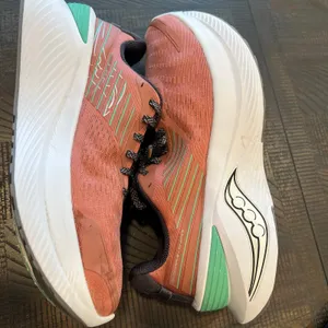 Saucony Women's Endorphin Shift 10.5 women thumbnail 9