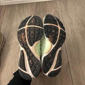 Nike Air White and Light Green Running Shoes thumbnail 4