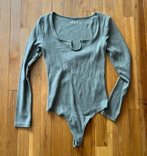 Green Abercrombie and Fitch body suit size M thumbnail 1
