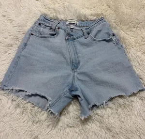 Abercrombie & Fitch The Dad Short - High Rise thumbnail 1