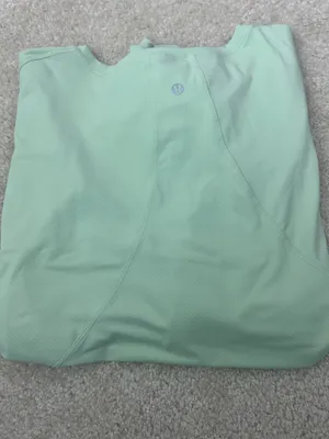 Women’s Lululemon Long Sleeve Top thumbnail 3