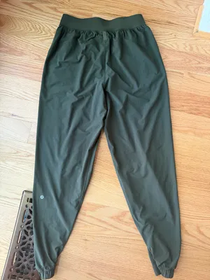 Lululemon License to Train High Rise Pants Dark Olive Size 6 thumbnail 10