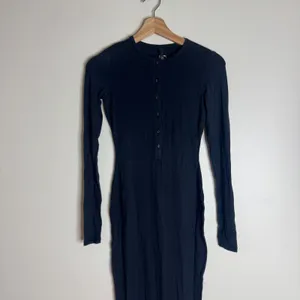 SKIMS Sleep Dress Women's Long Sleeve Henley Maxi Onyx Black XS thumbnail 2