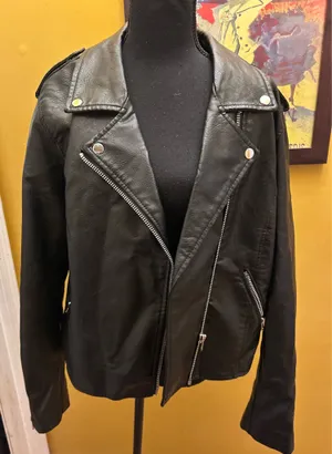 Women’s Juniors No Boundaries Black Faux Leather Motorcycle Jacket Size XL (15-17) thumbnail 2