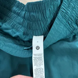 Lululemon Hotty Hot High-Rise Lined Short 4" Dark Teal Women Size 4 thumbnail 2