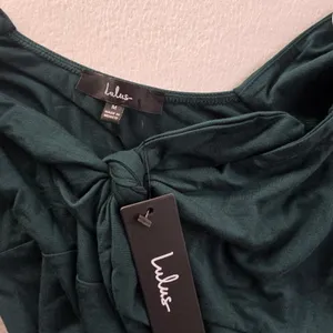 Lulus NWT 39R Forest Green Sweetheart Tie Front Long Bishop Sleeve‎ Bodysuit M thumbnail 3