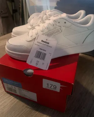 Reebok Court Advance Women’s White Sneakers Size 7 NWT LuxComfort Memory Foam thumbnail 1