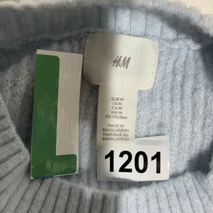 Woman’s H & M Medium Blue Pullover Chunky Long Sleeve Sweater thumbnail 3
