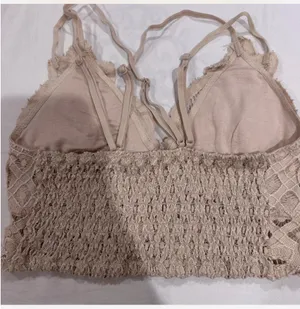 Women Cream lace bralette with adjustable straps size medium NEVER WORN thumbnail 3