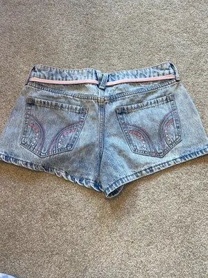 Hollister Low Rise Heart Embroidery Shorts thumbnail 4