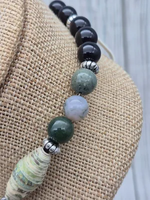Artisan Black Green Bead & Faux Paper Bead Collar Teardrop Pendant Necklace 16" thumbnail 9