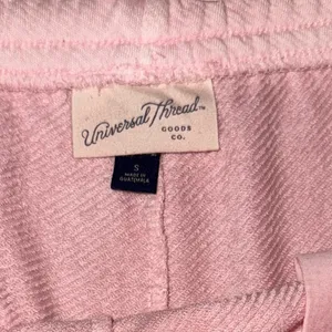 Universal Threads Drawstring Shorts thumbnail 2