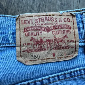 Y2K Levi’s Comfort Fit Distressed Cutoff Shorts thumbnail 10