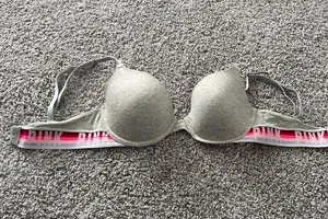 PINK bra 32D thumbnail 1