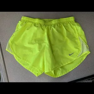 Nike shorts thumbnail 1