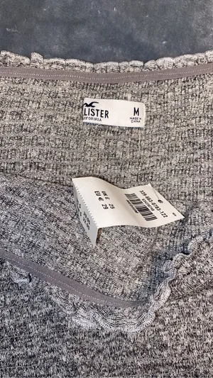 Hollister Off The Shoulder thumbnail 3