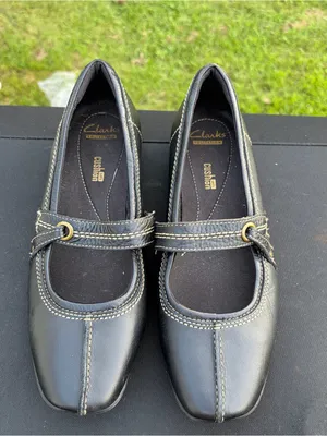 Clarks Black Mary Jane Flats with Contrast Stitching Sz 9.5 thumbnail 2