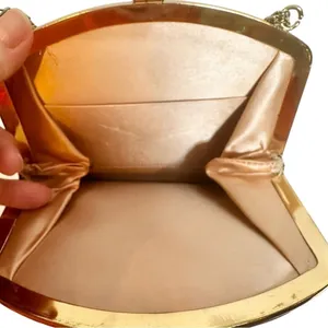 Vintage Purse‎ Women's Gold Lame' Metal Chain Satin Interior Gold Hardware thumbnail 4