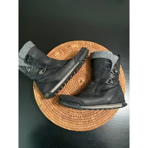 Teva Little Cloud Black Leather Wool liner Winter Boots Womens 7.5 Bungee Toggle thumbnail 7