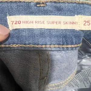 Levi's Women's 720 High Rise Super Skinny Jeans Blue Standard Size 25 thumbnail 8