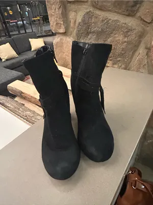Christian Siriano Black Suede Block Heel Ankle Boots with Side Zip 6 thumbnail 5