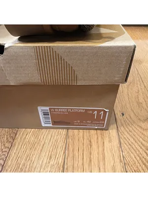 Size 11 US Women’s Koolaburra by UGG W Burree Platform Chestnut ( 2 LEFT SHOES) thumbnail 3