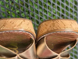Sam Edelman Remini Platform Wedge Metallic Gold Sandal SZ 9 thumbnail 6