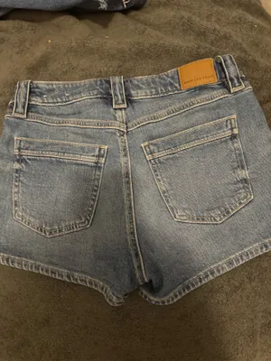 American Eagle Outfitters blue jean shorts with pockets thumbnail 4