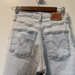 Levi's Ribcage Straight Ankle Jean Light Wash Distress High Waist Button‎ Fly 26 thumbnail 7
