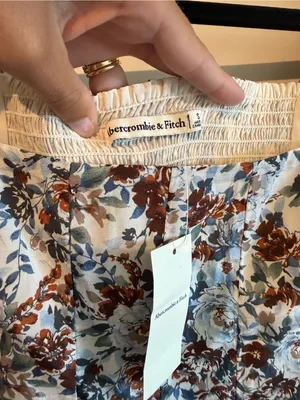 Abercrombie & Fitch Brown and Blue Floral Puff-Sleeve Square Neck Top thumbnail 2