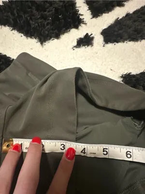 Lululemon Utilitech Relaxed-Fit High-Rise Short 3.5" W7DBWS size 4 army green thumbnail 7