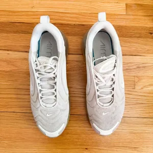 Nike Airmax 720 GS Size 9 thumbnail 2