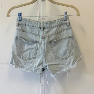 PacSun Mom Shorts Light Wash Distressed Denim High Waisted Size 23 Festival thumbnail 2