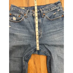 Levi's 501 Original Women's 26x28 Medium Wash Button Fly Distressed Jeans thumbnail 11