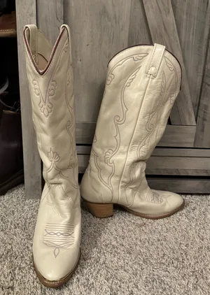 Vintage white cowgirl boots thumbnail 1