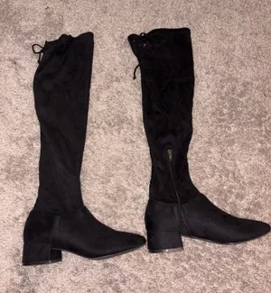 Black knee high boots Size 6 thumbnail 1