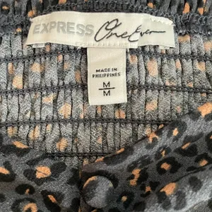 Express Leopard Print Ruched Babydoll Top Size Medium thumbnail 4