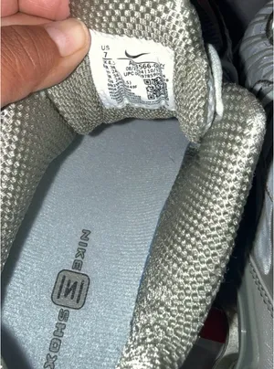 Women Nike shoes  thumbnail 4