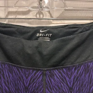 Nike Dri-FIT Women Purple Black‎ Abstract Zebra Print Running Leggings Large thumbnail 3