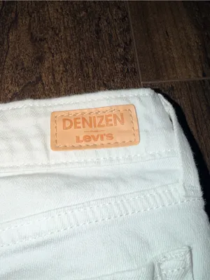 Denizen White Denim Low Rise Shortie thumbnail 3