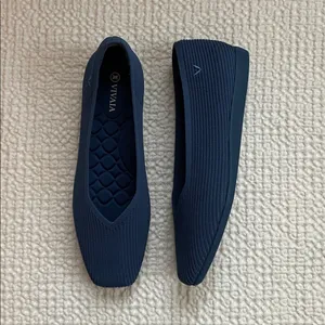 VIVAIA Margot Walker Lightweight Square-Toe V-Cut Flats in Vintage Blue Size 40 thumbnail 3