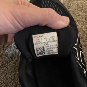 Asics Gel-Kayano 26 Black & White Running Shoe Women’s Size 7.5 thumbnail 8