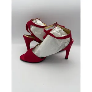 Women’s Ros Hommerson Size 9 Bright Red Satin Flower Pumps thumbnail 5