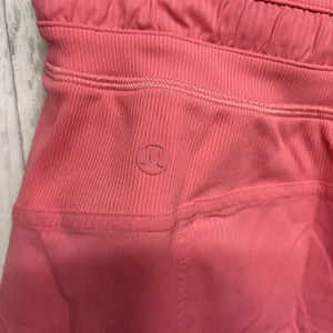 Womens Size 4 Lululemon Dance Studio Shorts EUC thumbnail 4