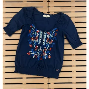 Hollister Embroidered Tie & Button Front Blouse Navy Blue Smocked Size Medium thumbnail 1