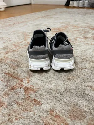 On Cloud Shoes thumbnail 3