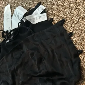 NWT Zara Black Satin‎ Lace Up Crop Size Medium thumbnail 3