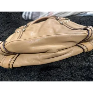 Banana republic handbag, beautiful tan color, excellent condition thumbnail 4