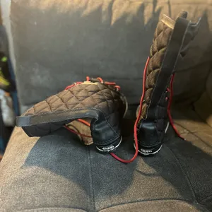 Sorel Black Quilted Boots with Red Laces thumbnail 2