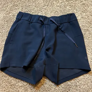 Lululemon On the Fly Short *2.5" thumbnail 2